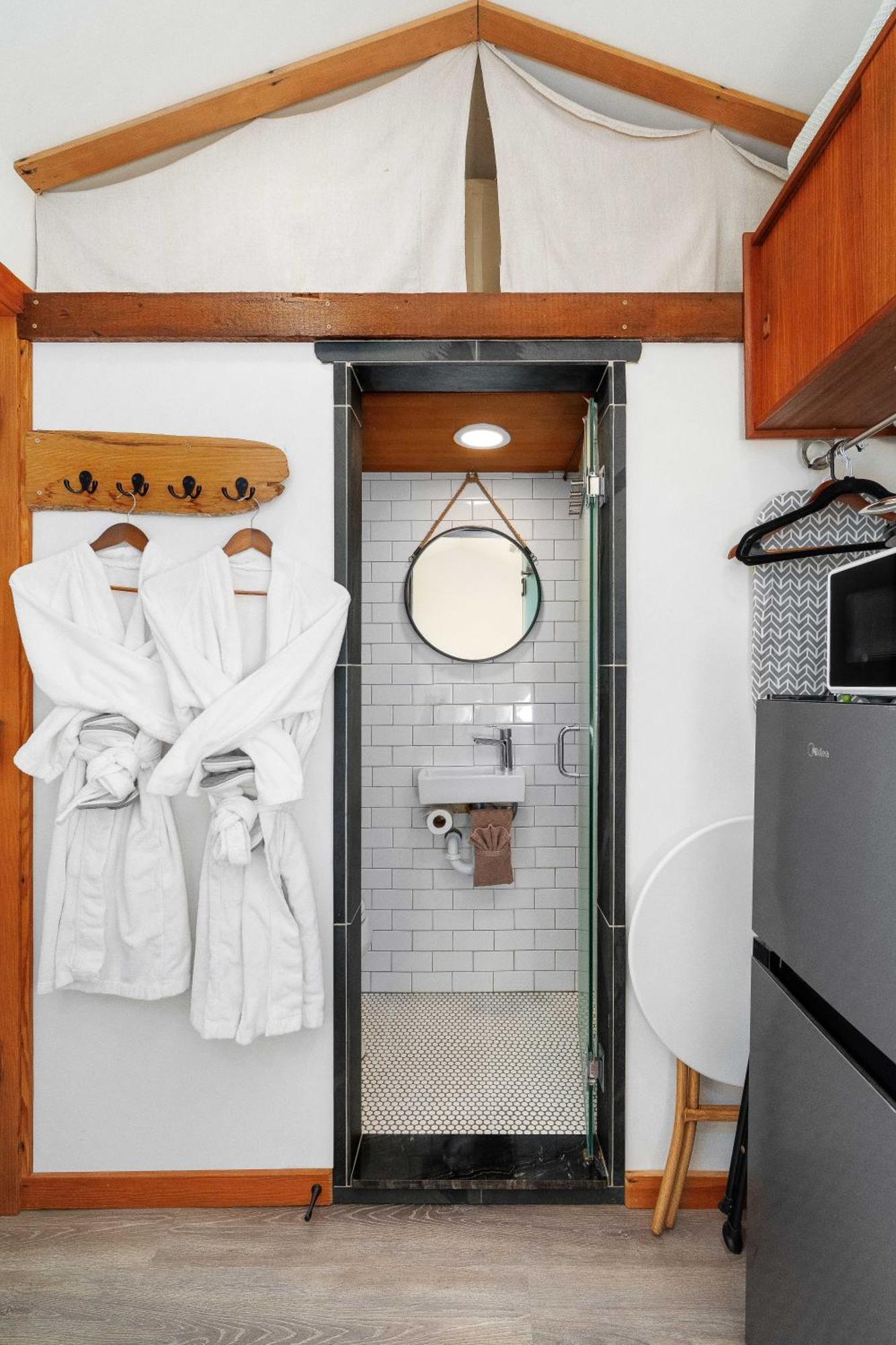 Blue Moon Tiny House, Sauna,Ht 安吉利斯港 外观 照片